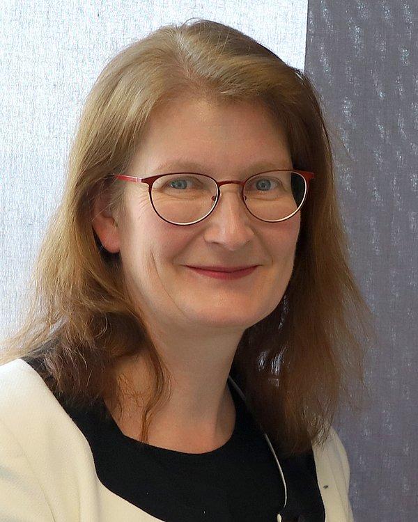 Profilbild von Prof. Dr. Charis Förster