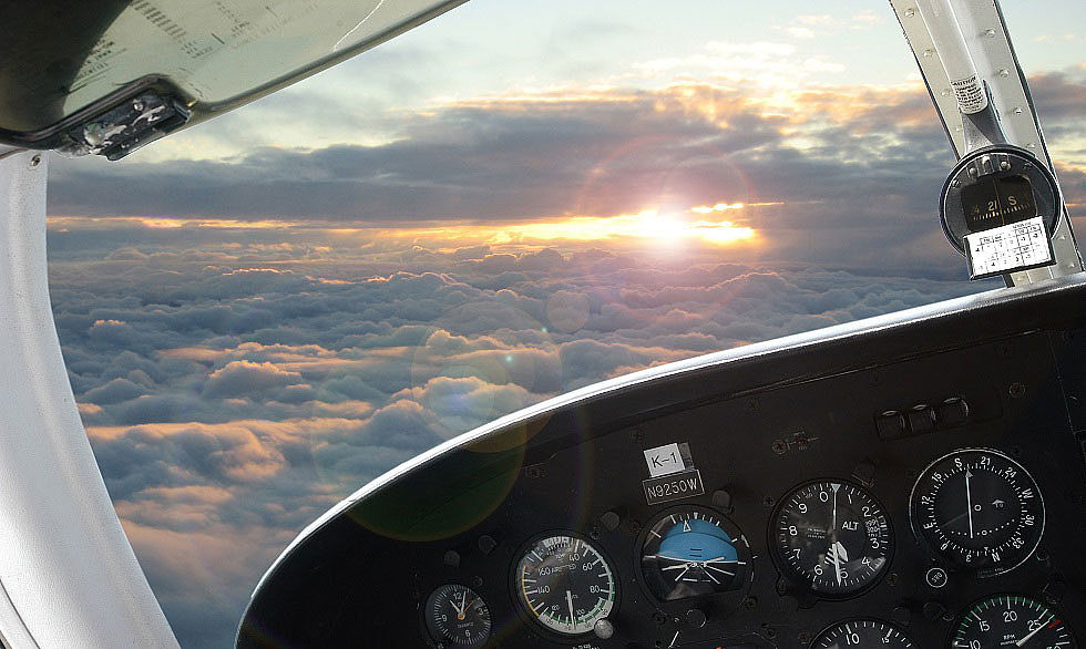 Pioniergeist par excellence: 2007 führt die HTW den Bachelor-Studiengang Aviation Business ein, der ein Studium und eine Ausbildung zum Verkehrsflugzeugführer*in kombiniert.