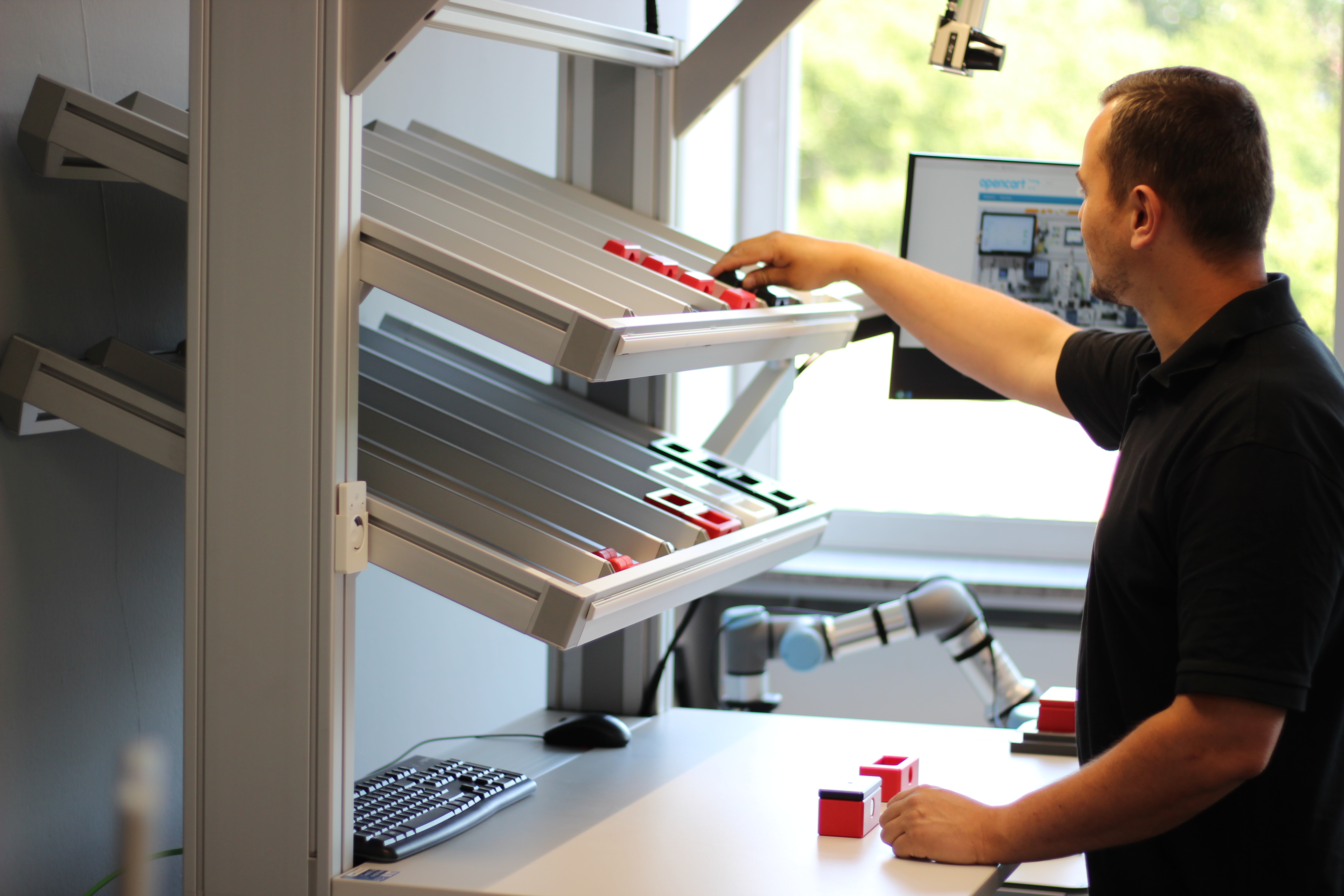 Digitaler Zwilling virtuelles Labor manuelle Montage
